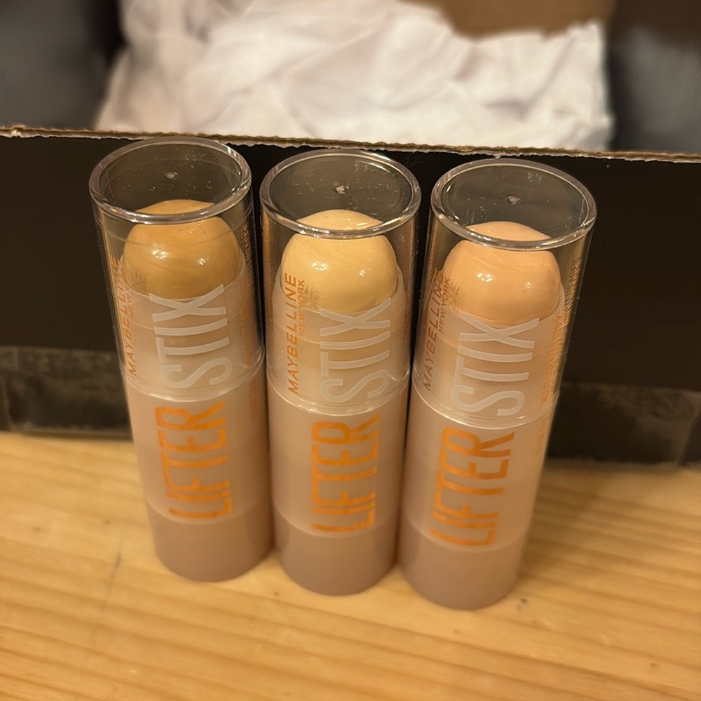 Maybelline Lifter Stix Bundle